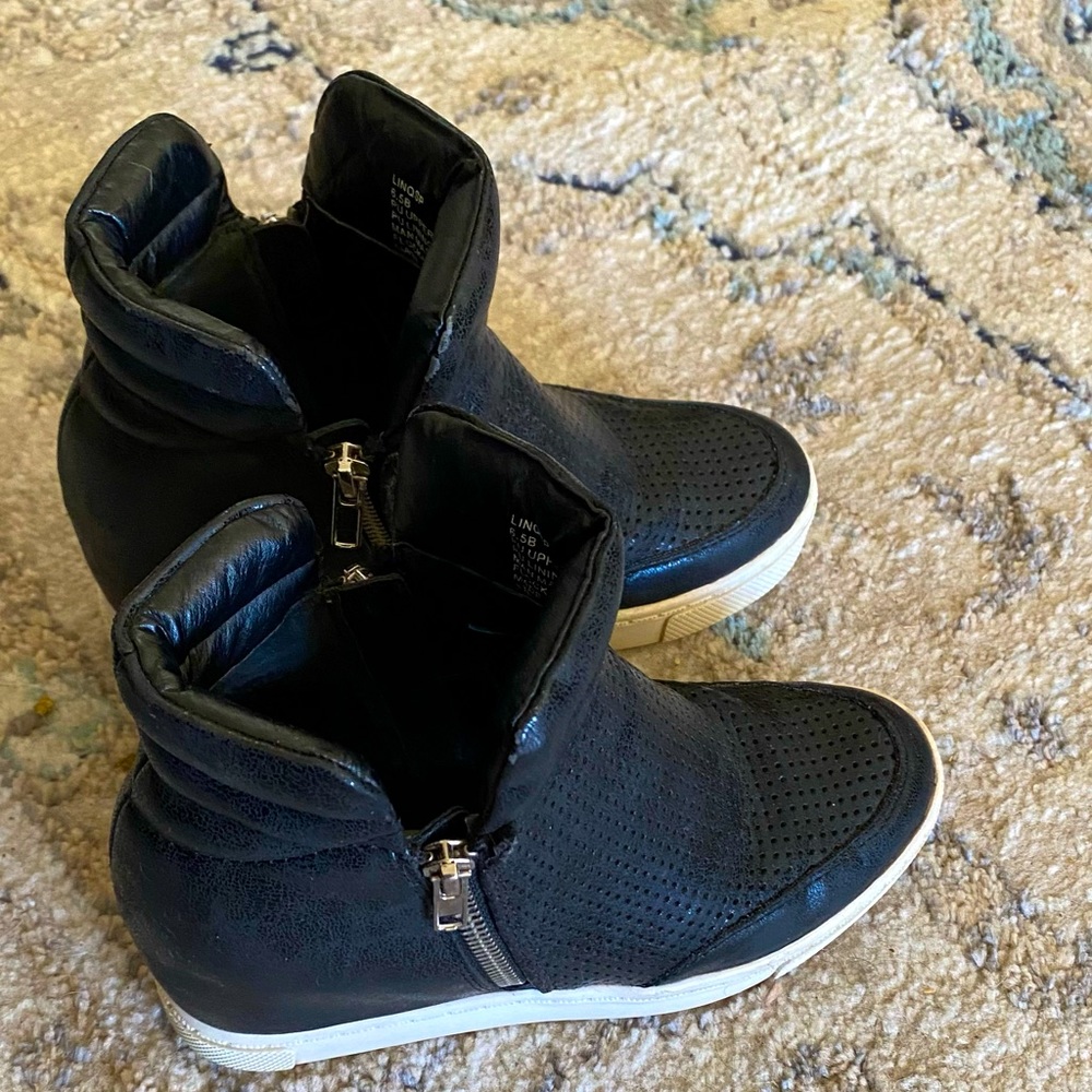Steve Madden Boots. 6.5B